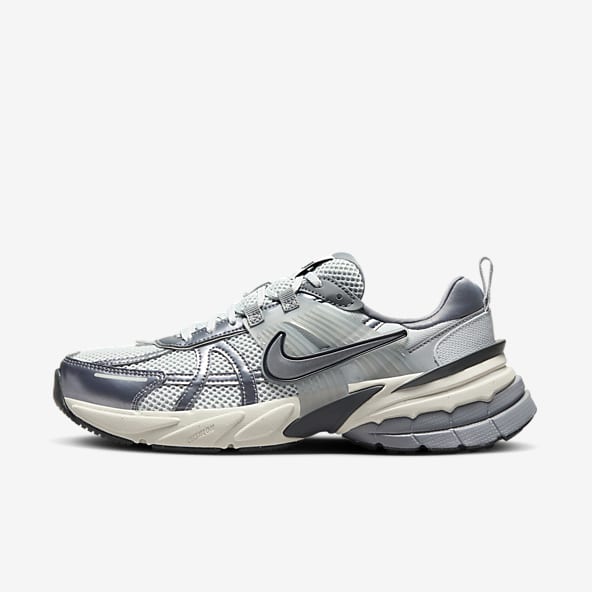 Nike trainers under 拢20 sales