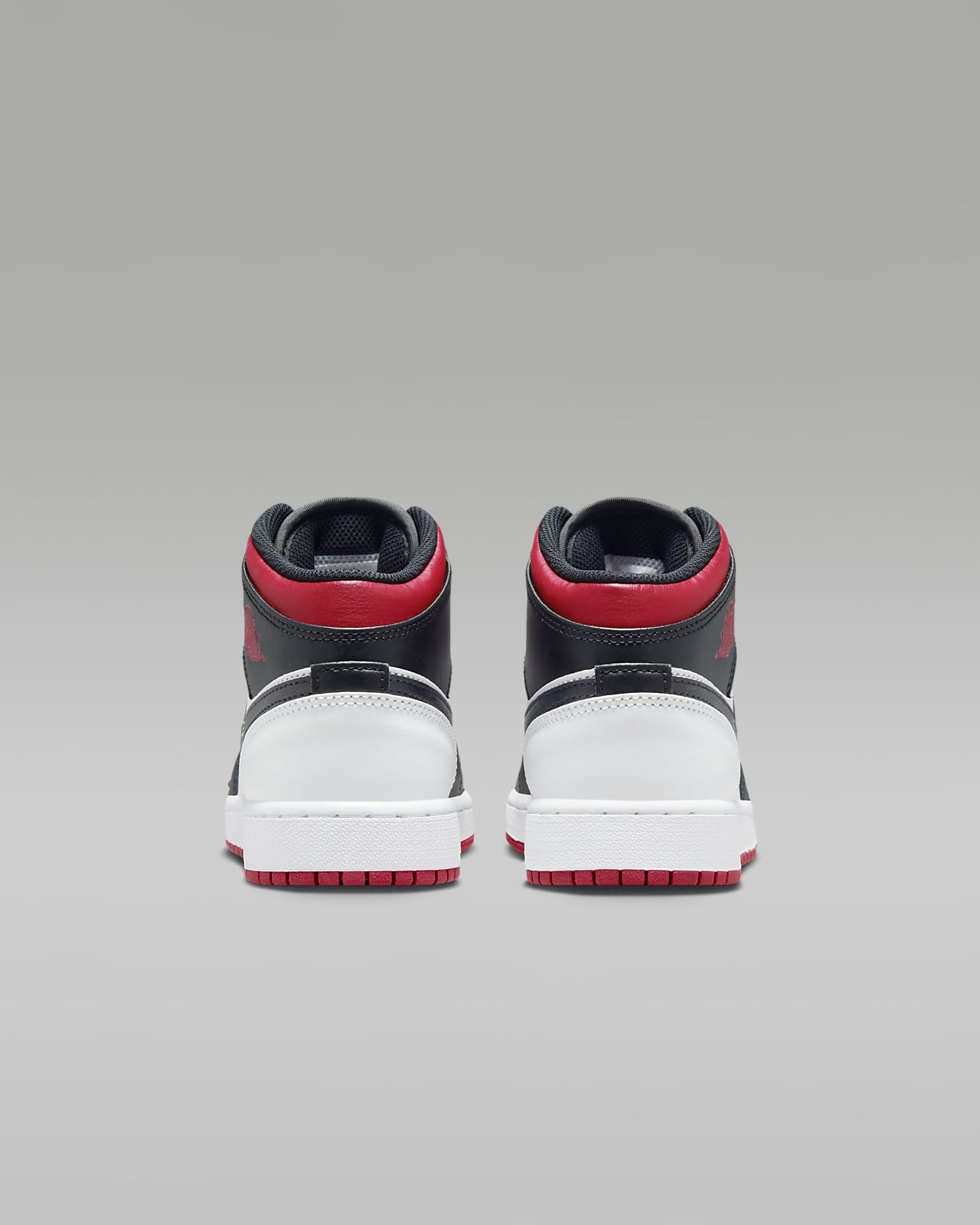 Air Jordan 1 Mid (GS) 大童运动童鞋-NIKE 中文官方网站