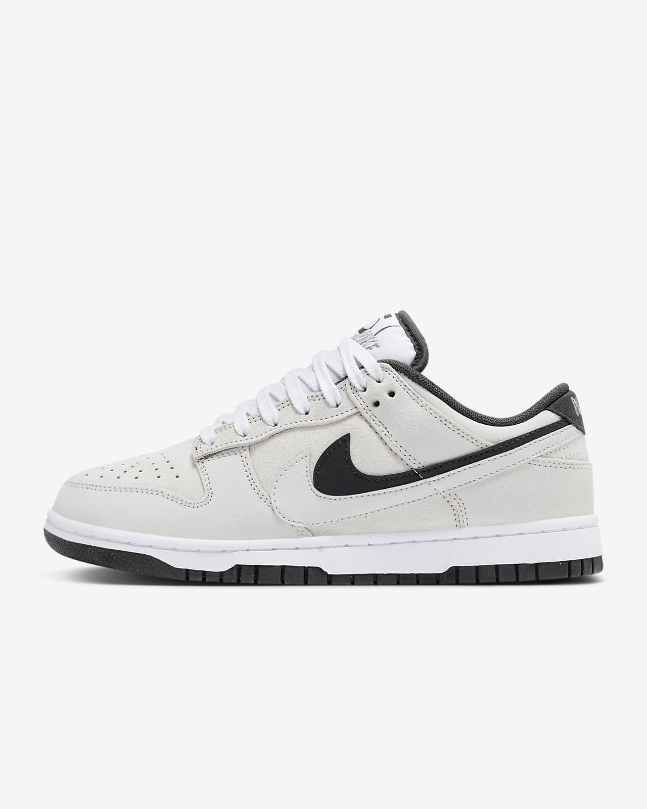 Nike Dunk Low 女子双钩设计运动鞋