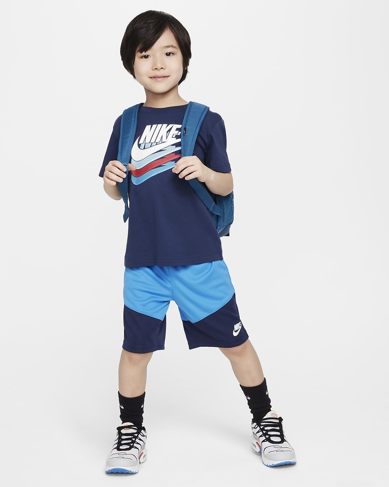 Nike Sportswear 幼童T恤和撞色短裤套装