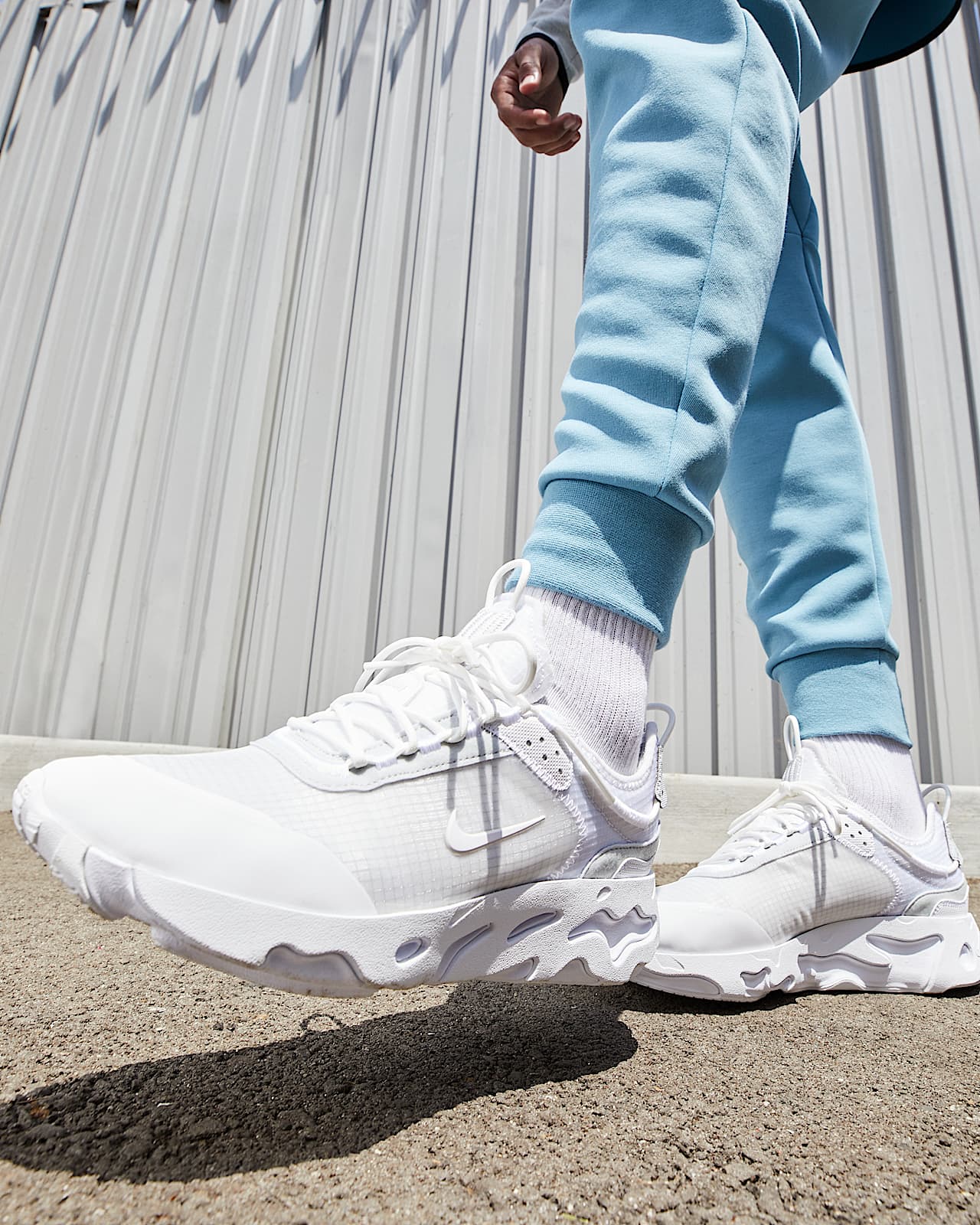 Nike React Live 男子运动鞋-耐克(Nike)中 