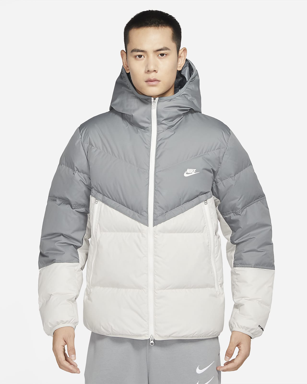 Nike Sportswear Storm-FIT Windrunner 风行者系列男子防风拒水轻盈保暖羽绒连帽夹克
