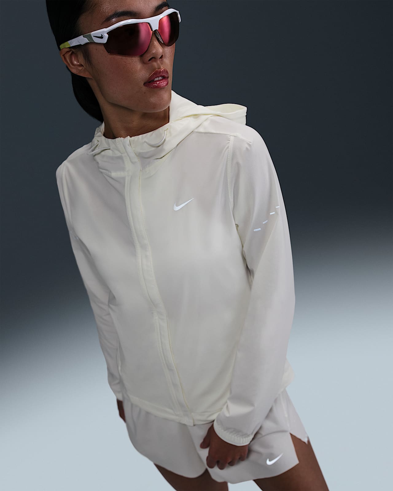 Nike Swift Repel 女子拒水可收纳跑步夹克