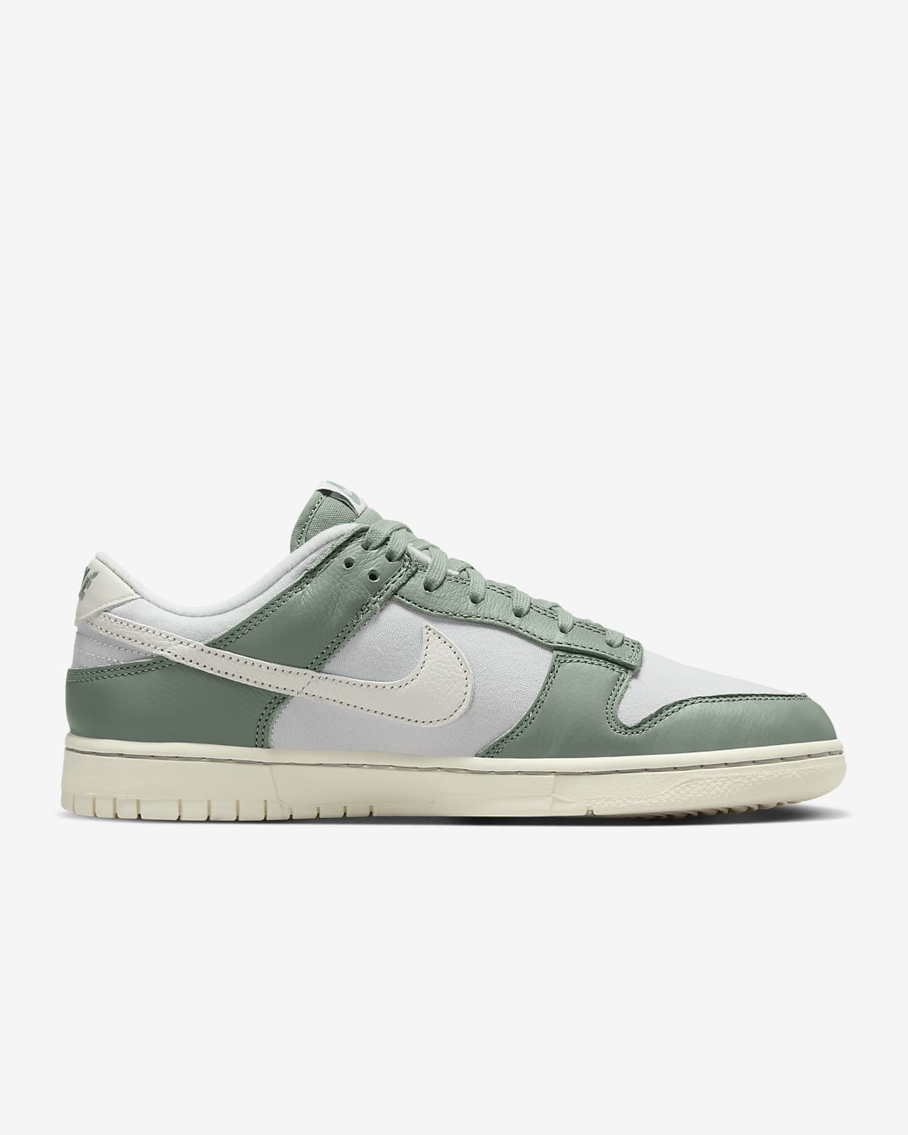 Nike Dunk Low Retro PRM 男子运动鞋-NIKE 中文官方网站