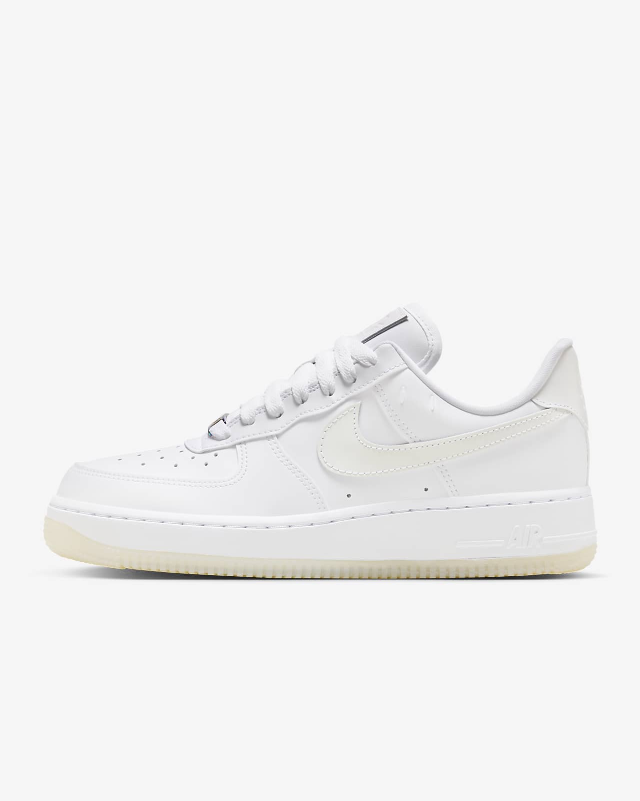 nike air force 1 07 lx 女子空军一号运动鞋 uv变色
