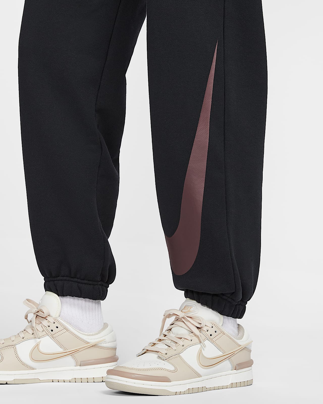 Nike Sportswear 耐克灵蛇迎新系列女子高腰Oversize 风运动裤