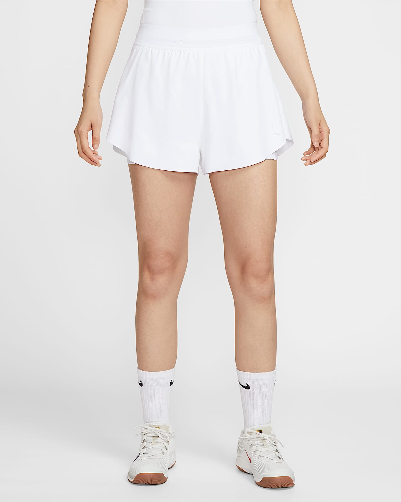 NikeCourt Ace Advantage Dri-FIT 女子速干网球短裤