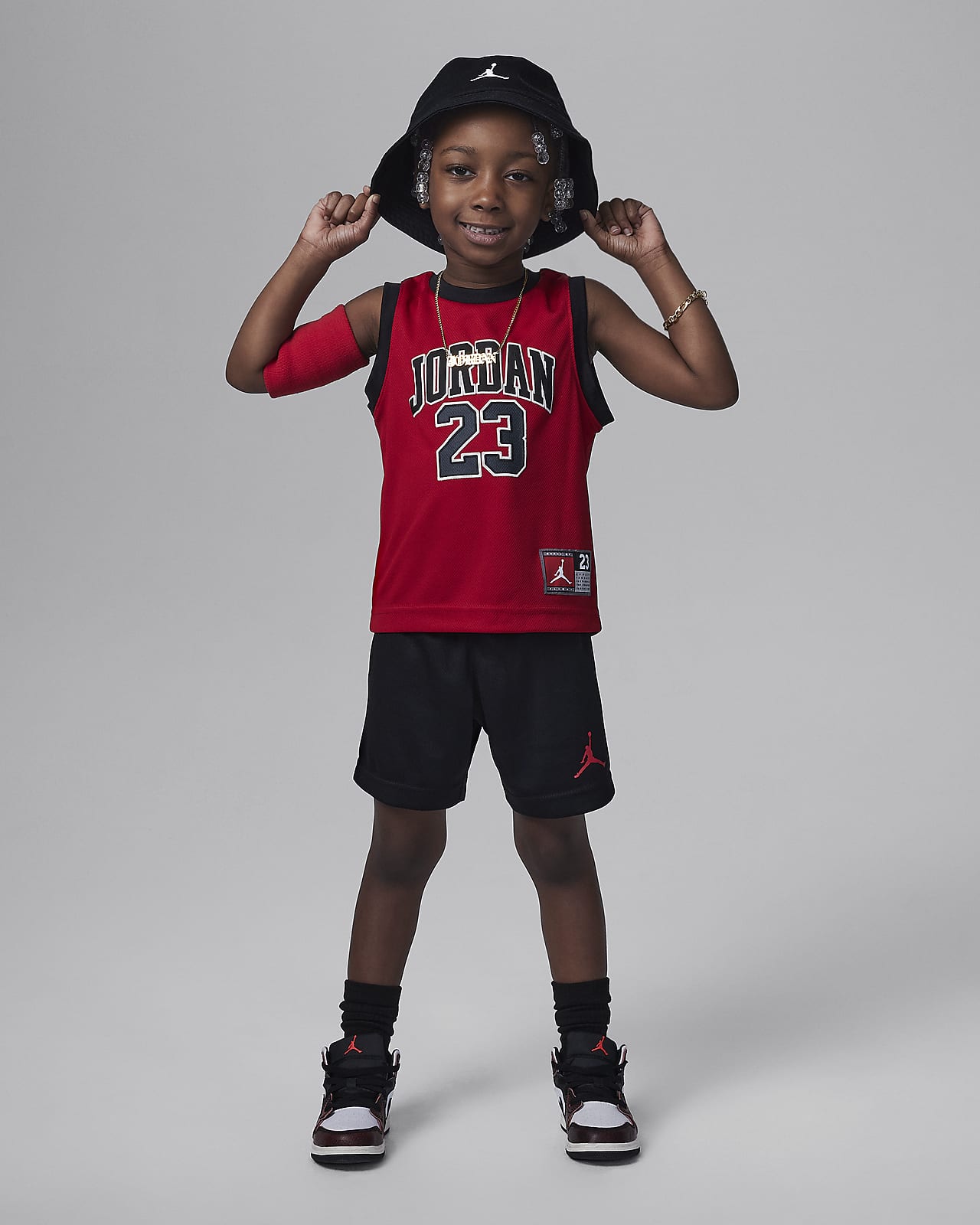 Jordan 23 婴童球衣和短裤套装
