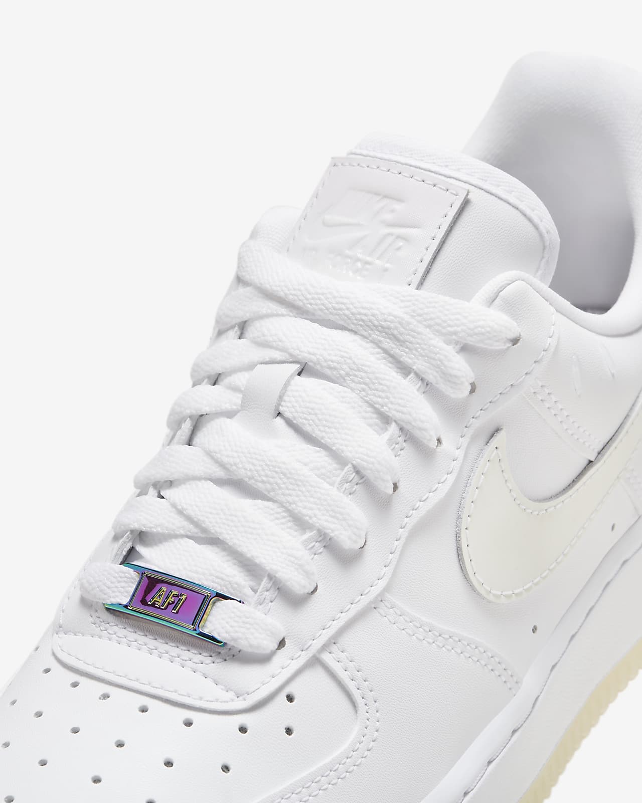 nike air force 1 07 lx 女子空军一号运动鞋 uv变色