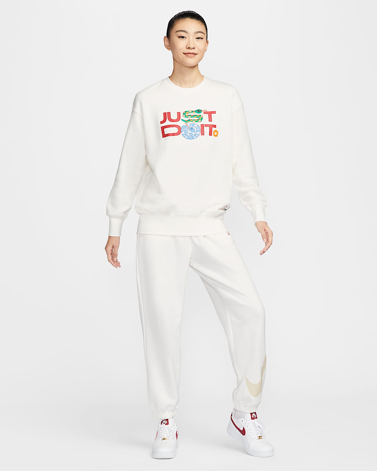 Nike Sportswear 耐克灵蛇迎新系列女子Oversize 风圆领运动衫-NIKE 中文官方网站
