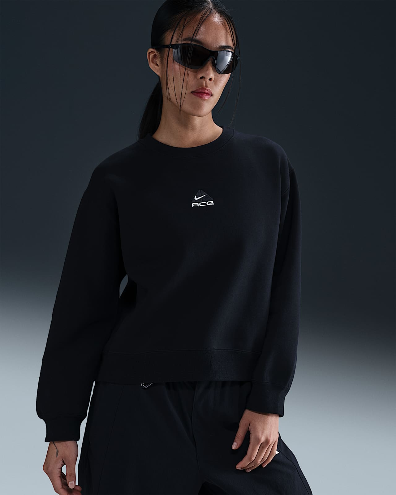 Nike ACG Therma-FIT Repel 女子拒水加绒圆领运动衫