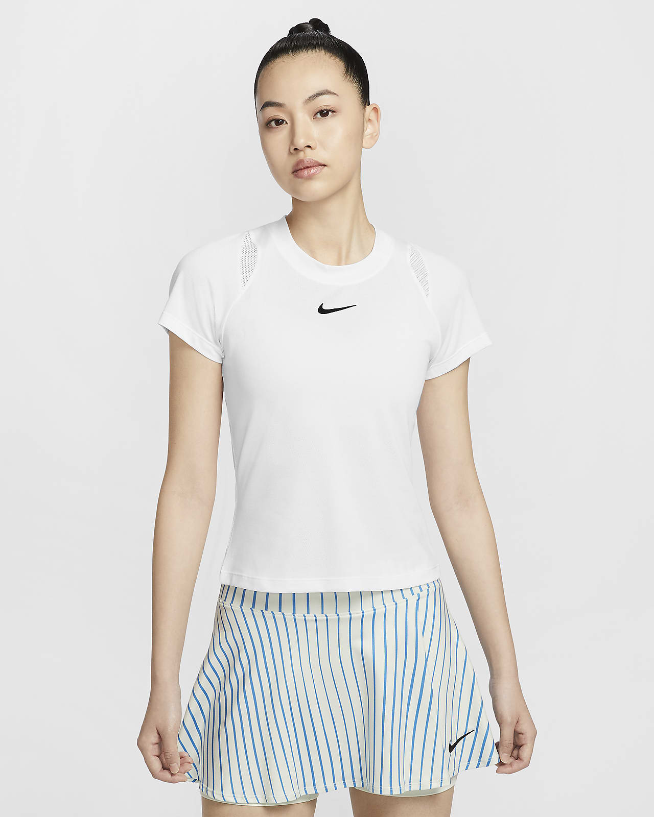 NikeCourt Advantage Dri-FIT 女子速干舒爽短袖网球上衣
