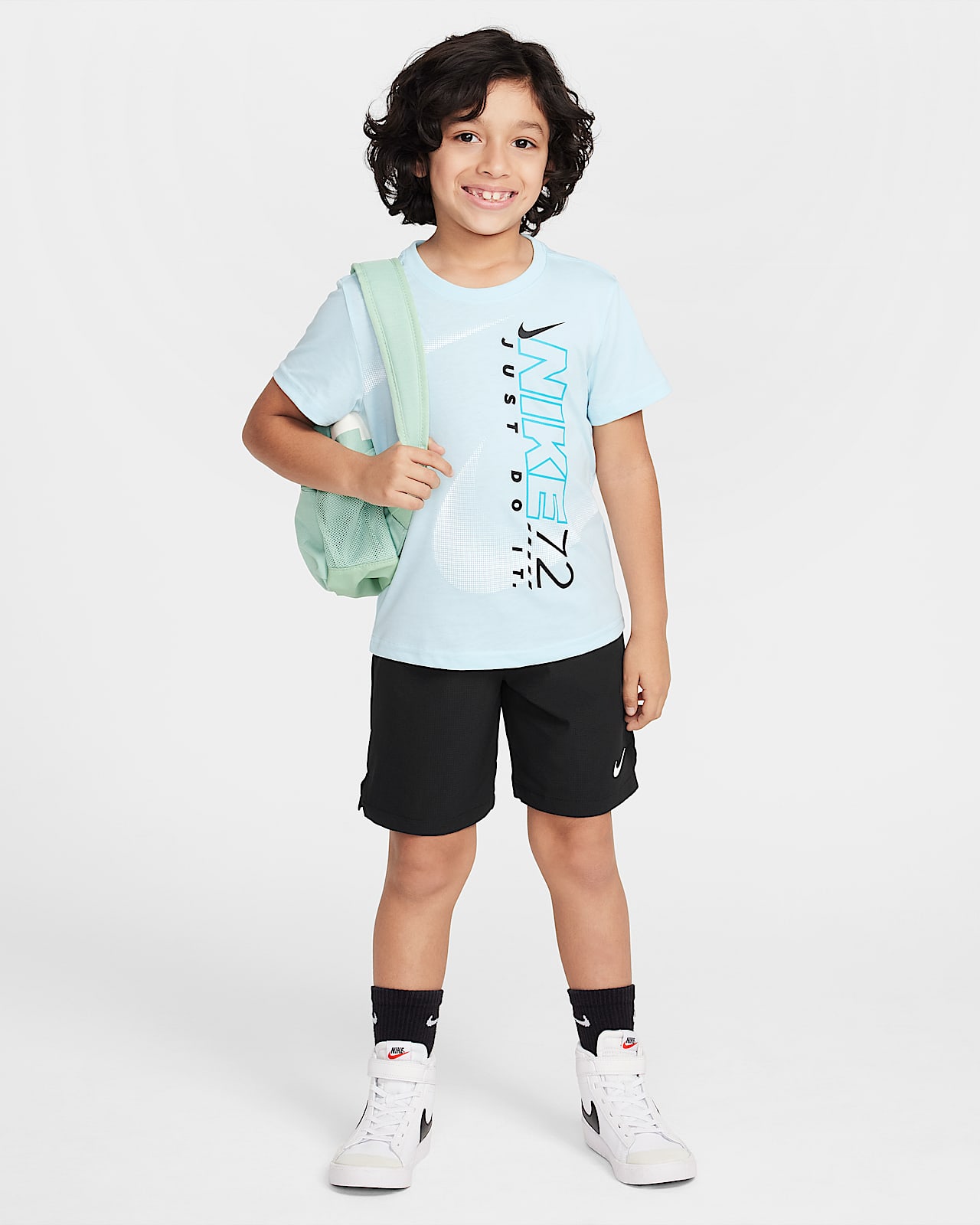 Nike Rhythm 幼童T恤和短裤套装