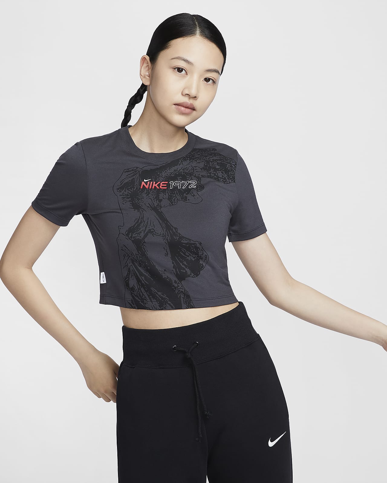 Nike Sportswear KYOKA 同款女子修身短款T恤