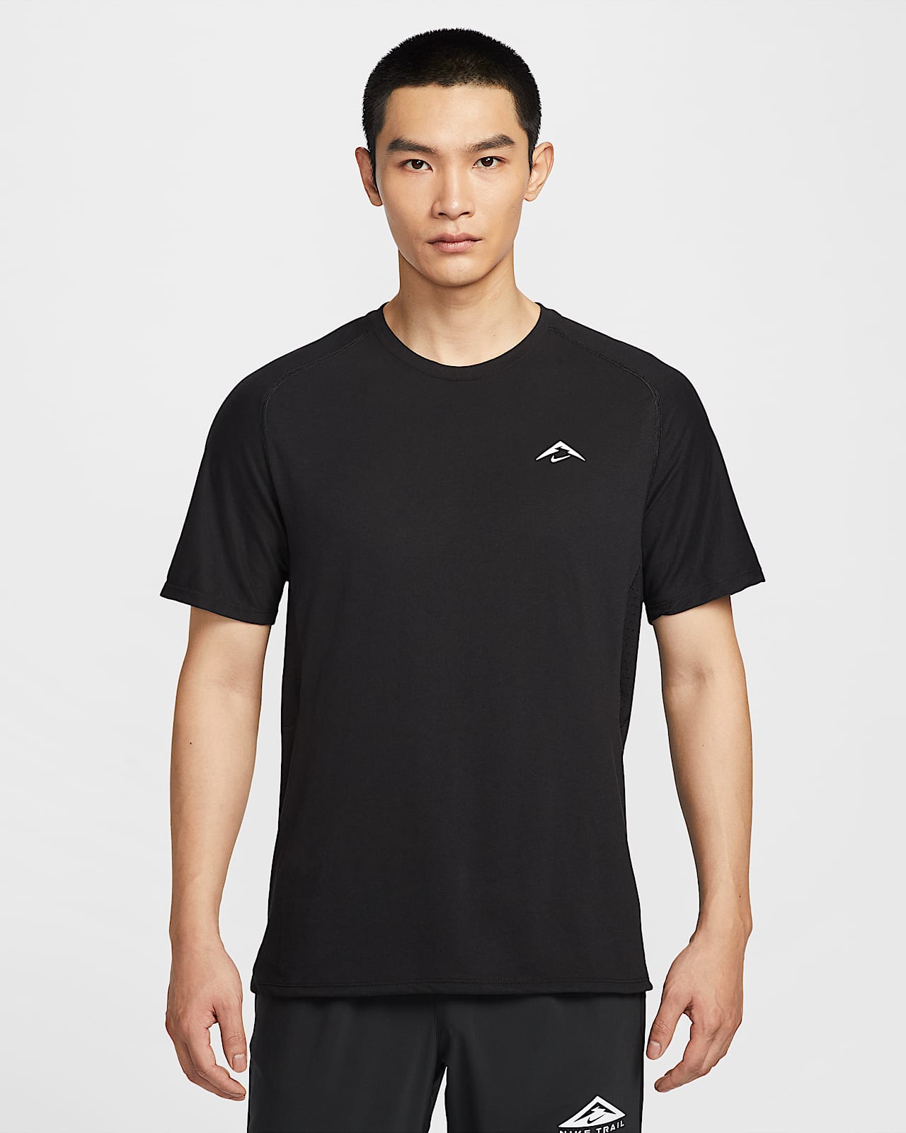 Nike Solar Chase Dri-FIT ADV 男子速干短袖跑步上衣