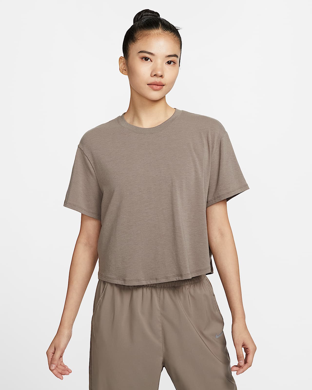 Nike One Relaxed Dri-FIT 女子速干短款短袖上衣