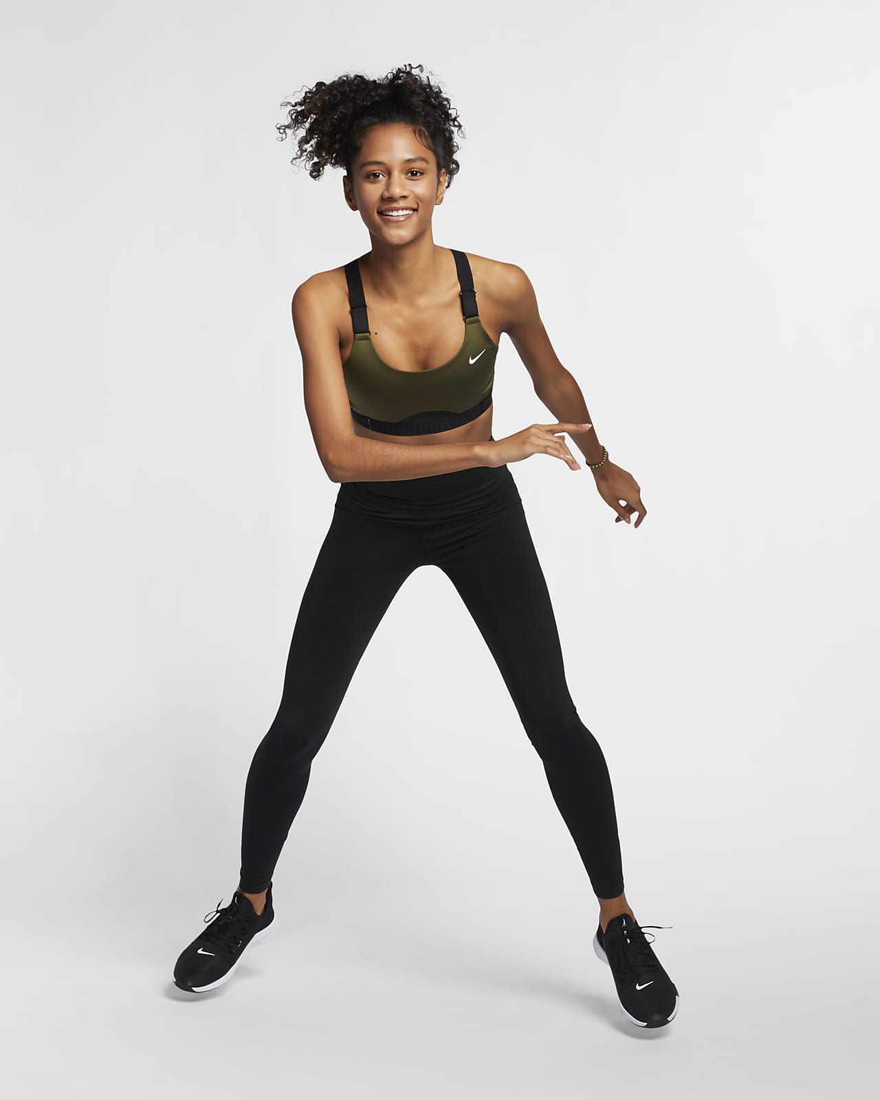 Nike Infinity 女子中强度支撑运动内衣
