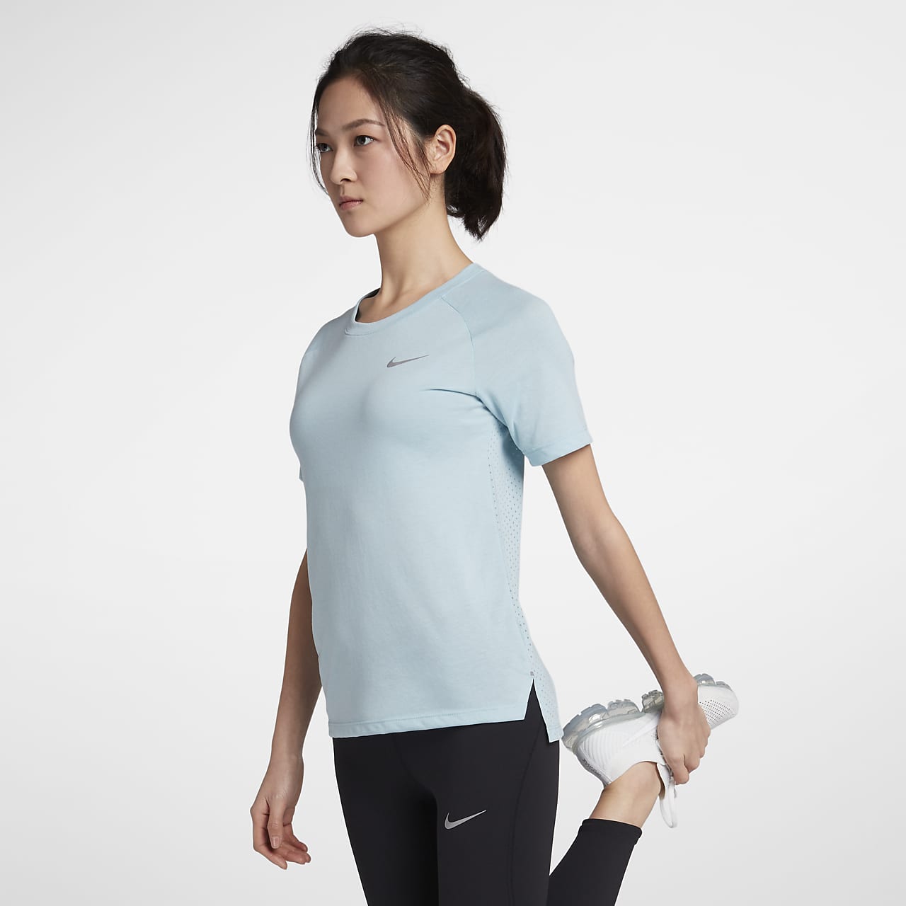Nike Dri-FIT Tailwind 女子短袖跑步上衣