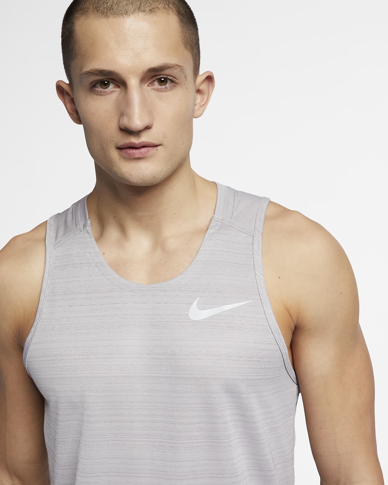 nike dri-fit miler 男子跑步背心
