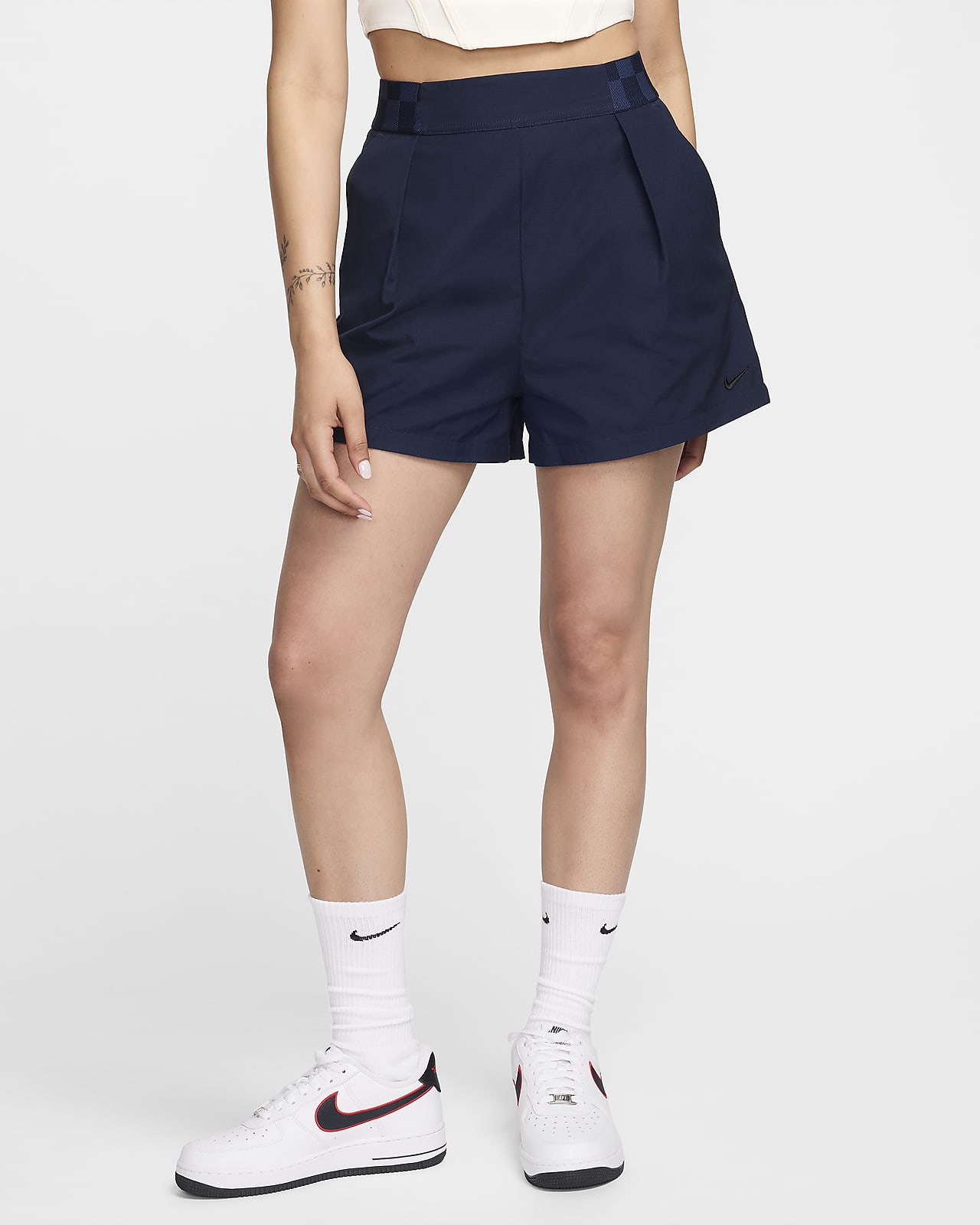 Nike Sportswear Collection 女子高腰短裤