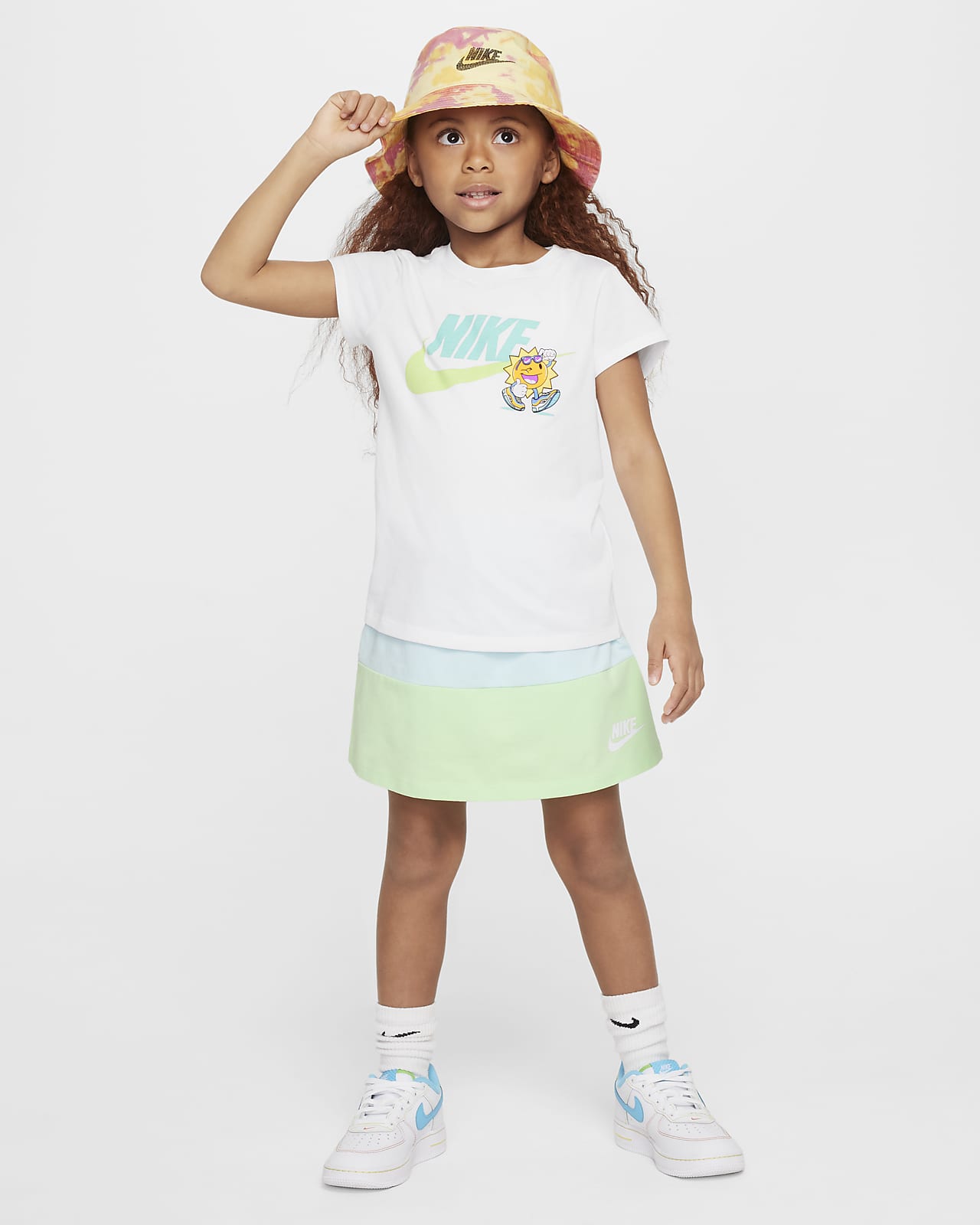 Nike 幼童T恤和短裙套装