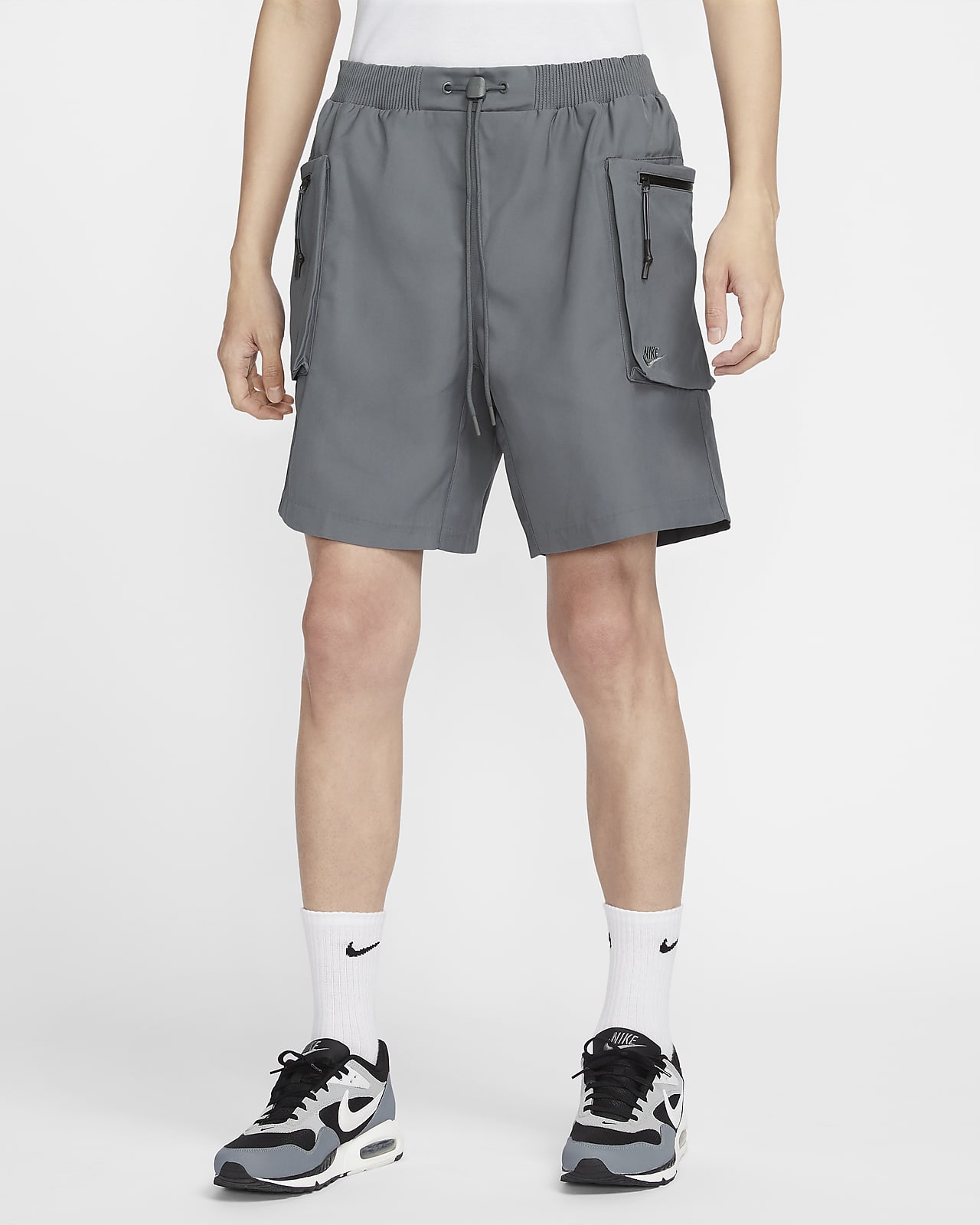 Nike Sportswear Tech Pack 男子拒水梭织机能风短裤