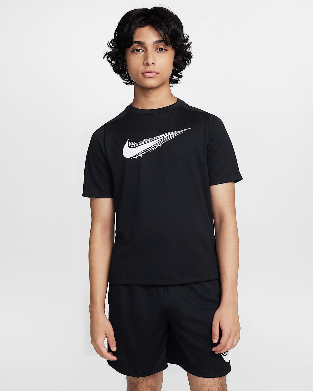 Nike Multi Dri-FIT 大童（男孩）速干短袖上衣