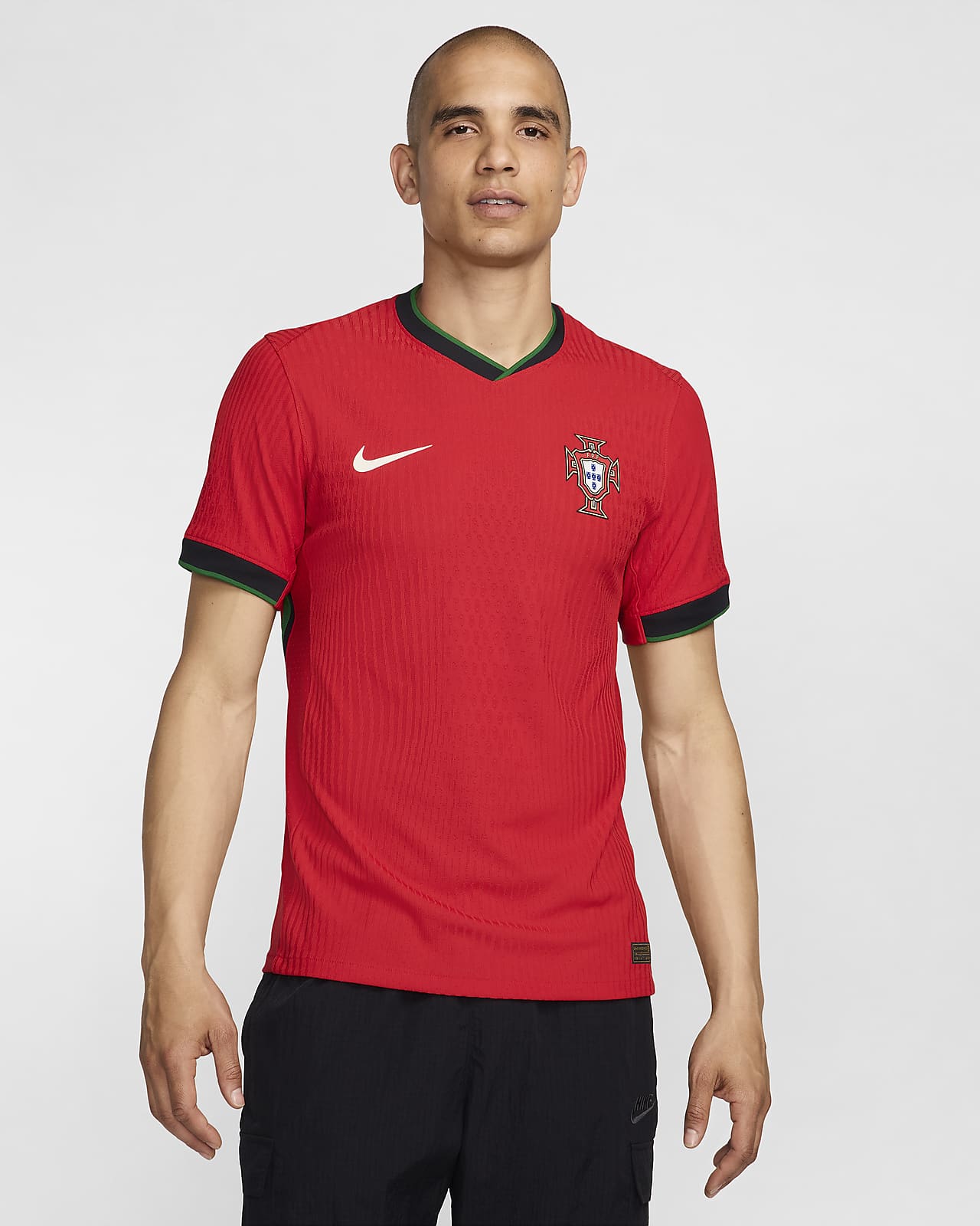 2024/25 赛季葡萄牙队主场球员版 Nike Dri-FIT ADV 男子速干足球球衣
