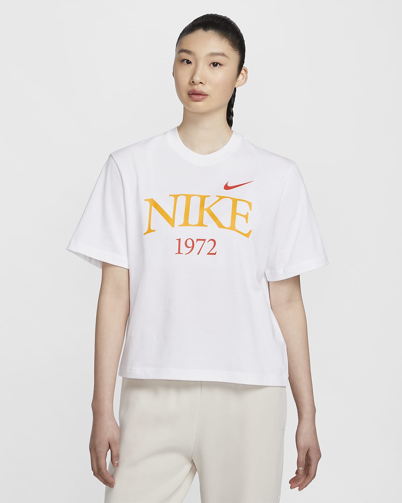 Nike Sportswear Classic 女子经典款T恤