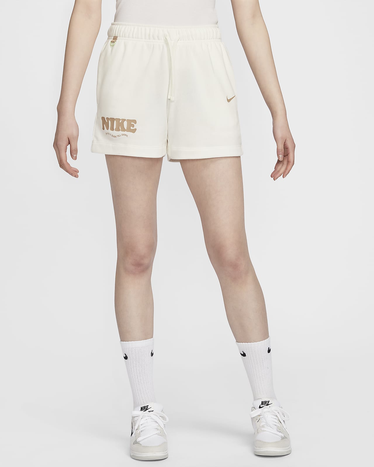 Nike Sportswear Club Fleece 女子中腰短裤