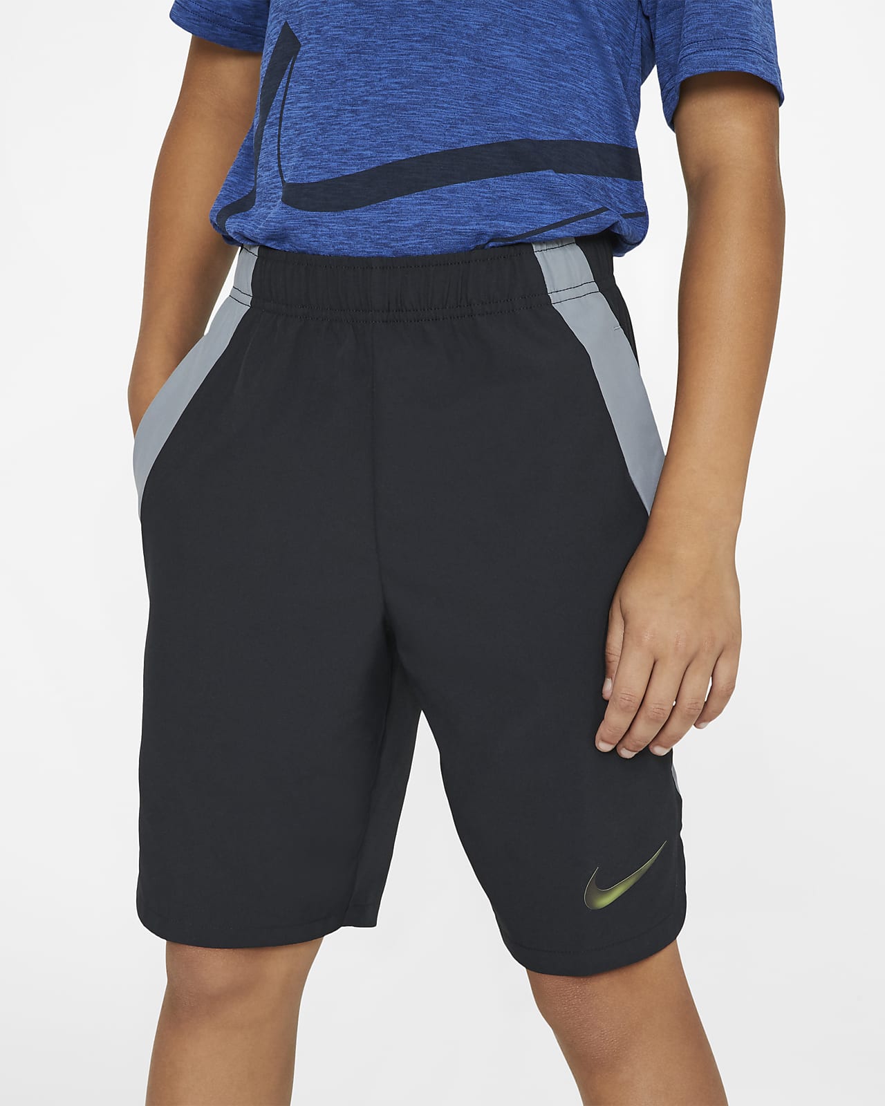 Nike 8" 大童（男孩）训练短裤