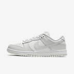 Nike Dunk Low 女子运动鞋复古板鞋 - 白色/白色/尘光子色