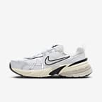 Nike V2K Run 复古运动鞋 - 山峰白/白金色/浅铁矿石灰/金属银
