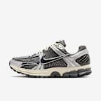 铁灰/金属银/椰奶色/金属铬色