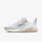 白色/帆白/笔尖灰黑色/多色