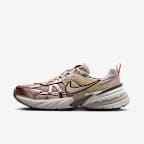 Nike V2K Run 女子复古跑鞋风运动鞋 - 微粒茶色/大学灰/浅骨色/微粒茶色