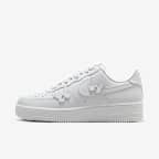 Nike Air Force 1 Low 女子空军一号运动鞋 - 白色/黑/白色