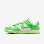 Nike Dunk Low 女子运动鞋 - 帆白/冲击绿