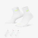 Nike Everyday Plus 舒适速干训练短袜（3 双） - 多色