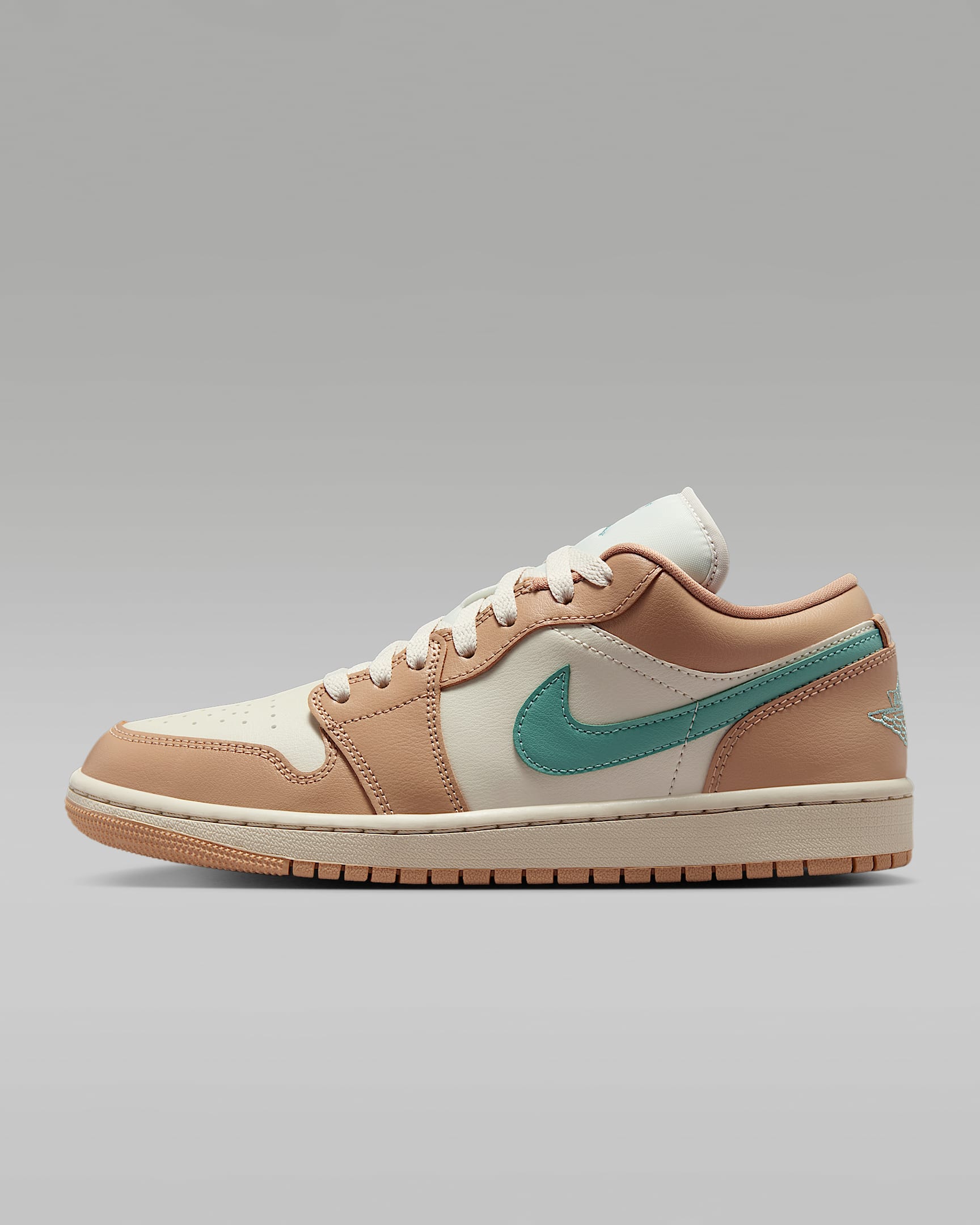 Air Jordan 1 Low 女子运动鞋刺绣板鞋 - 浅土褐/麻黄/大炮灰