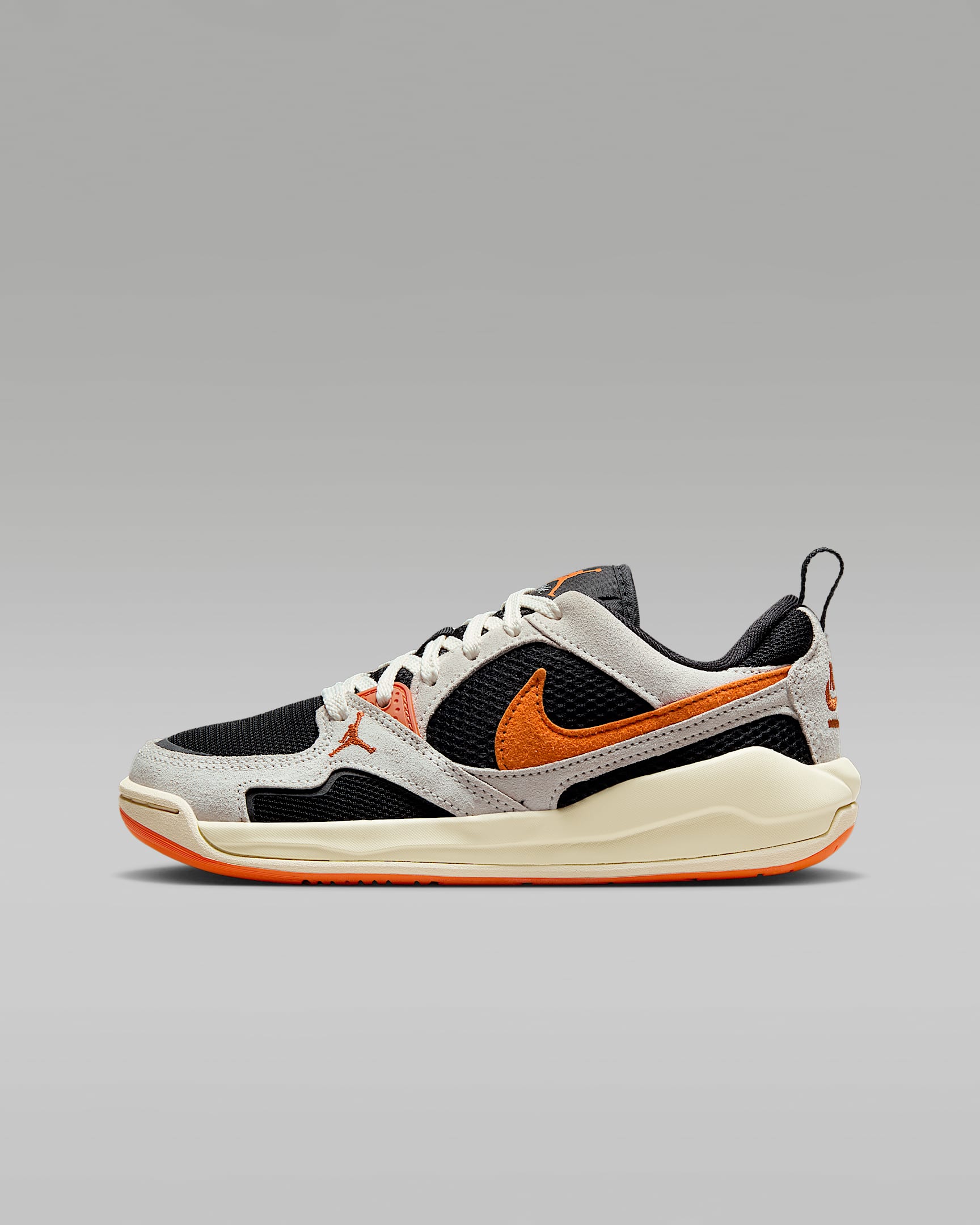 Jordan CMFT Era Jordan 舒释鞋大童运动鞋 - 黑/帆白/椰奶色/海星橙