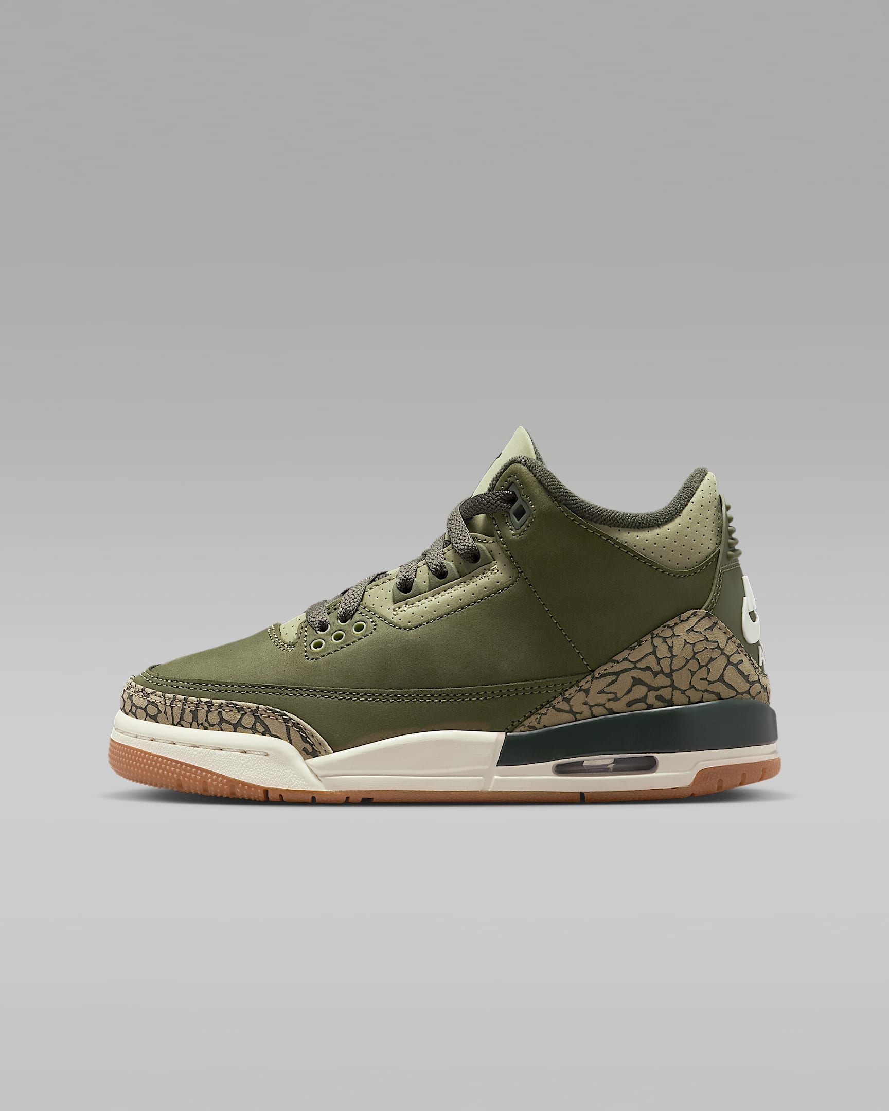 Air Jordan 3 Retro 复刻大童运动鞋 - 中橄榄绿/橄榄绿/帆白/红杉绿