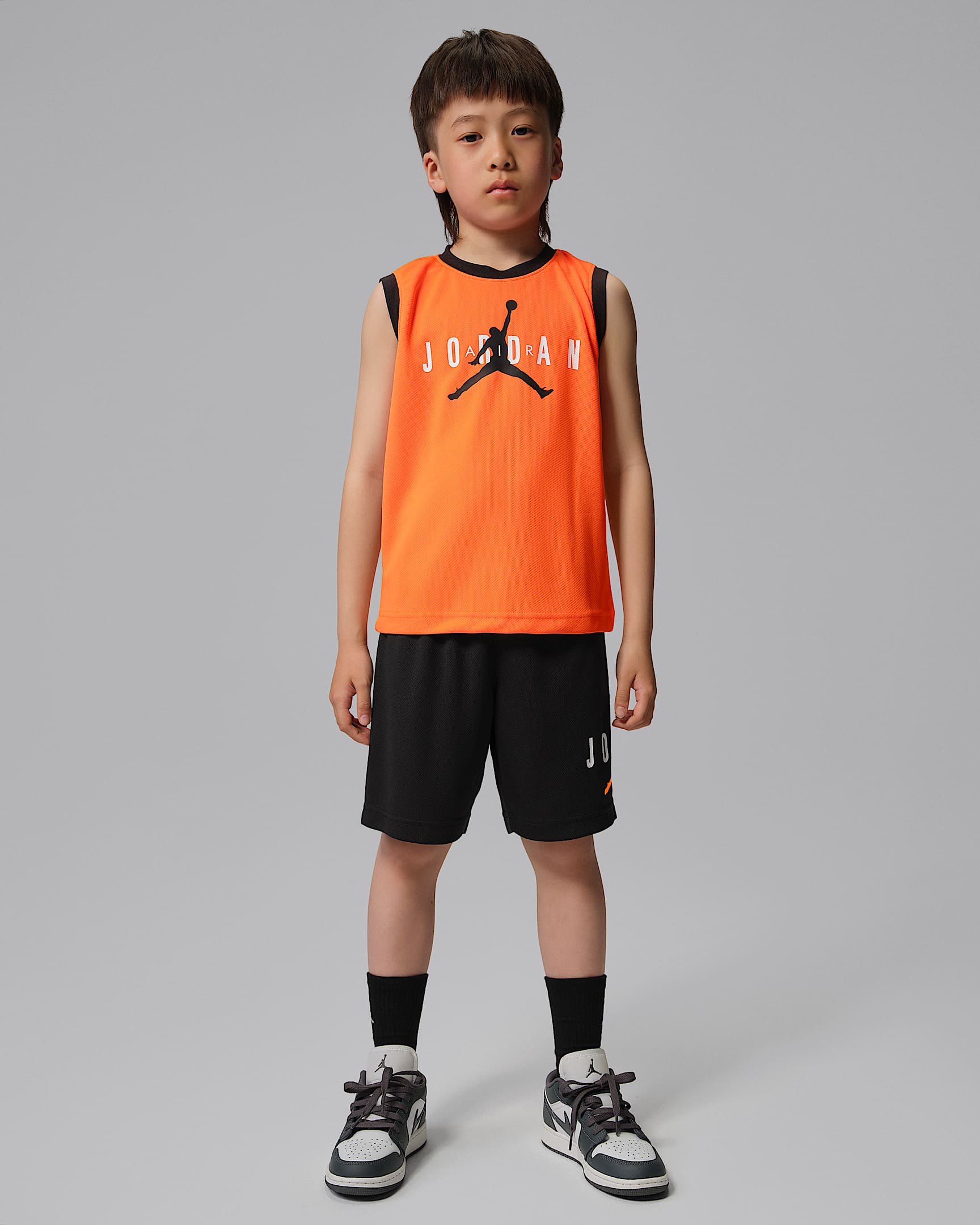 Jordan 幼童速干球衣和短裤套装 - 球果橙