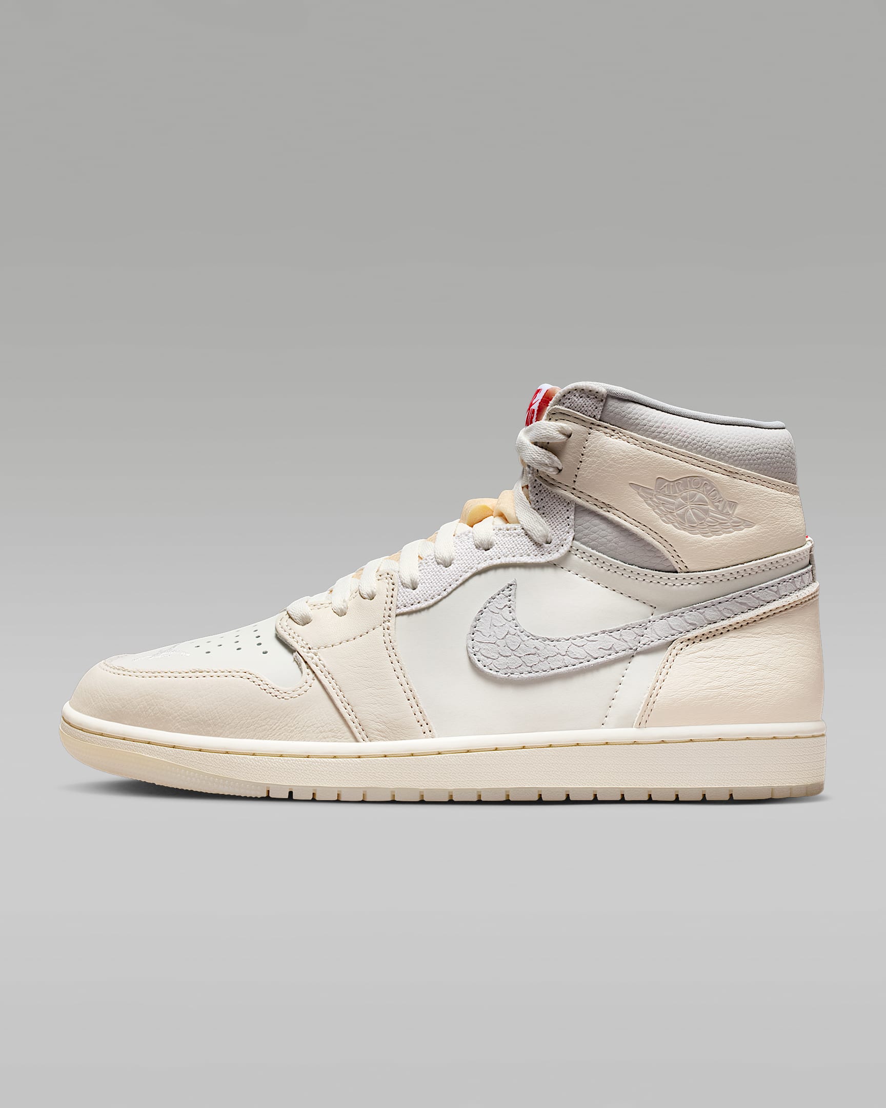 Air Jordan 1 Retro High OG 复刻男子运动鞋 - 帆白/淡象牙白/椰奶色/大学红