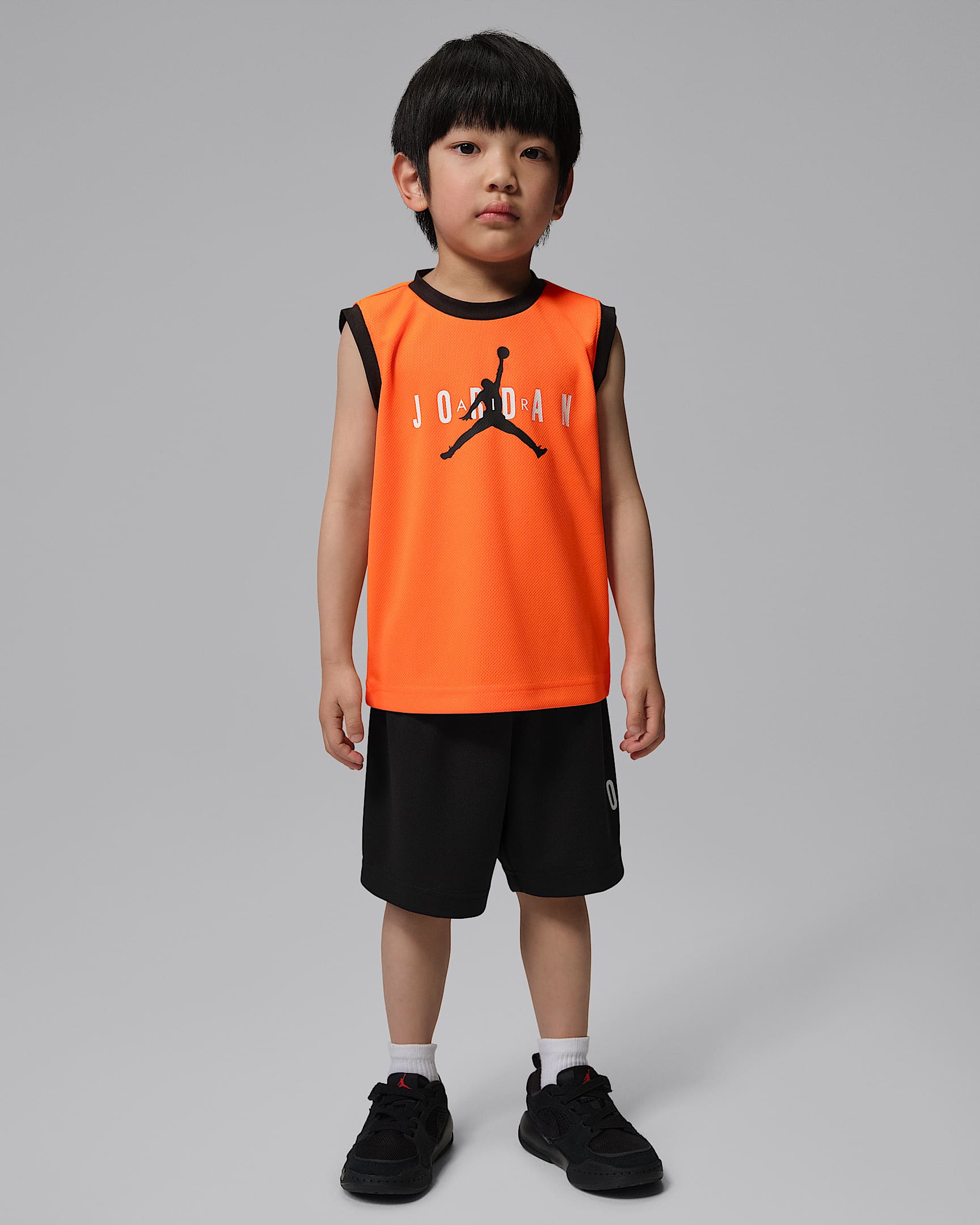 Jordan 婴童速干球衣和短裤套装 - 球果橙