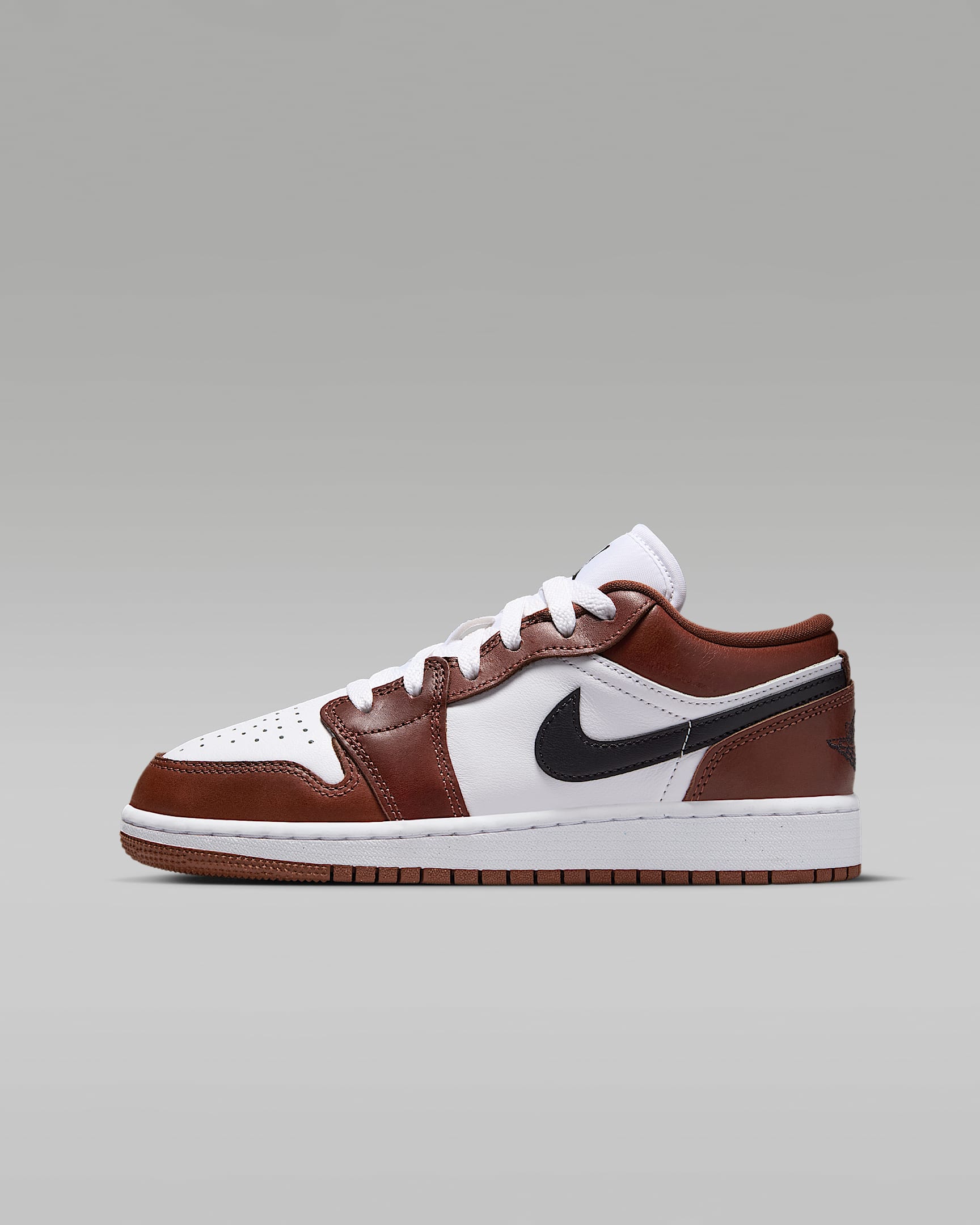 Air Jordan 1 Low SE 大童运动鞋 - 白色/小马棕/黑