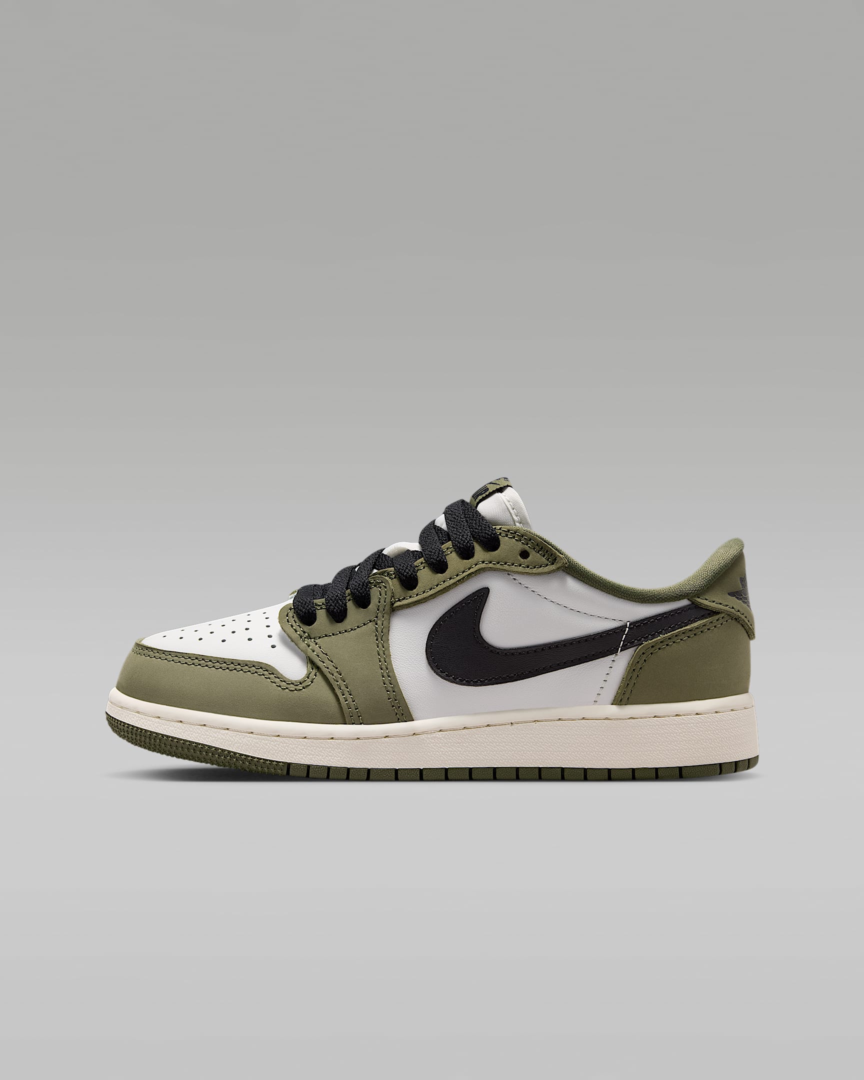Air Jordan 1 Retro Low "Medium Olive" 复刻大童运动鞋 - 中橄榄绿/山峰白/帆白/黑