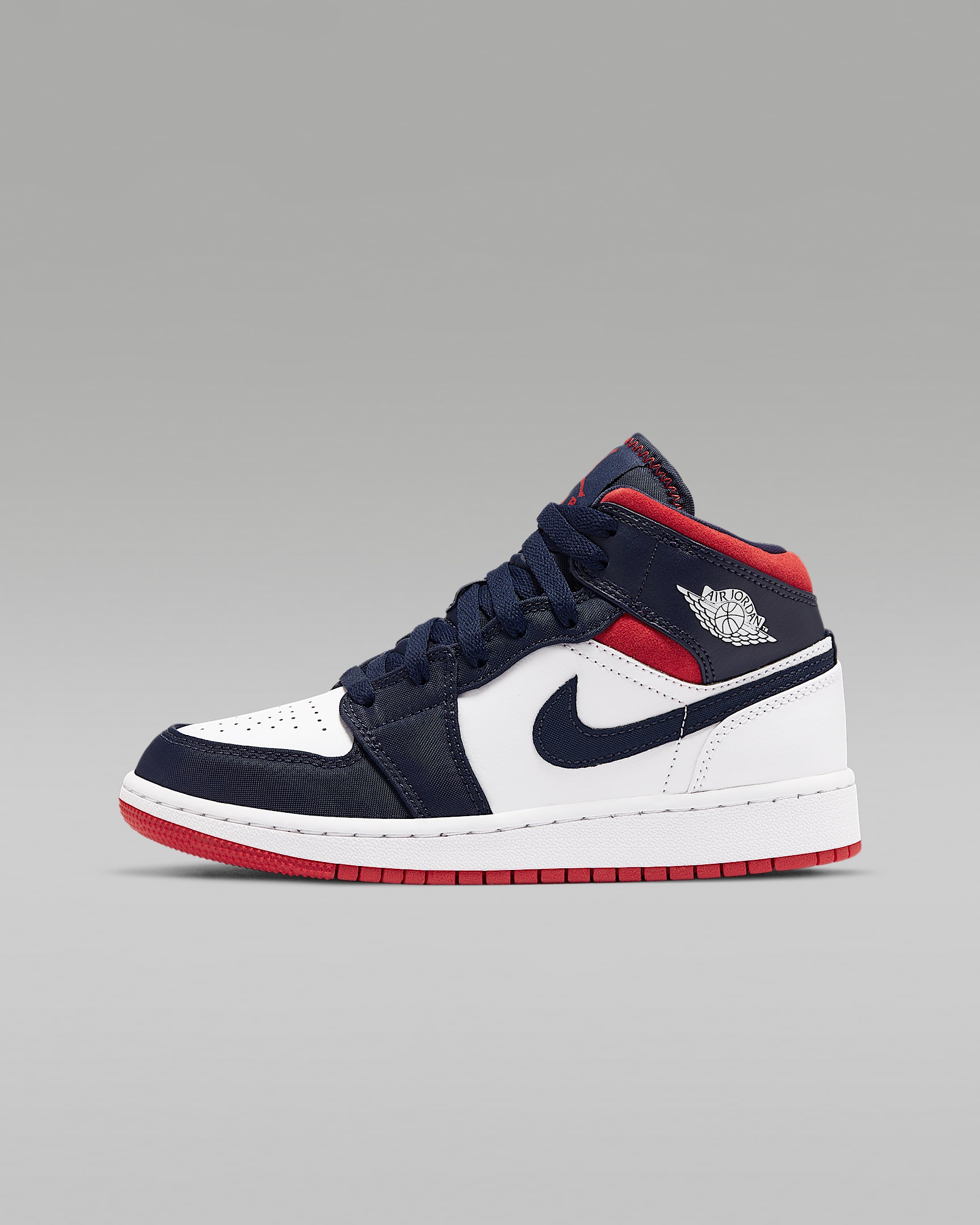Air Jordan 1 Mid SE (GS) 大童运动童鞋 - 白色/深藏青/金属色/大学红