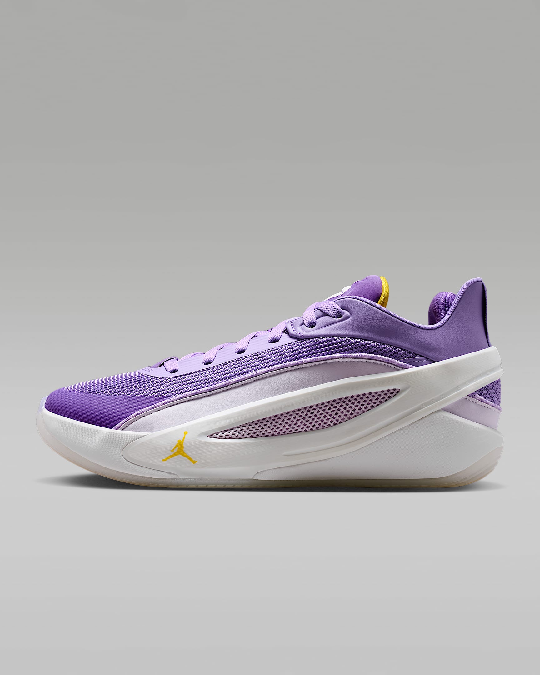 Luka 5 PF 东契奇男子篮球鞋 - 白色/原子紫/野浆果色/白色