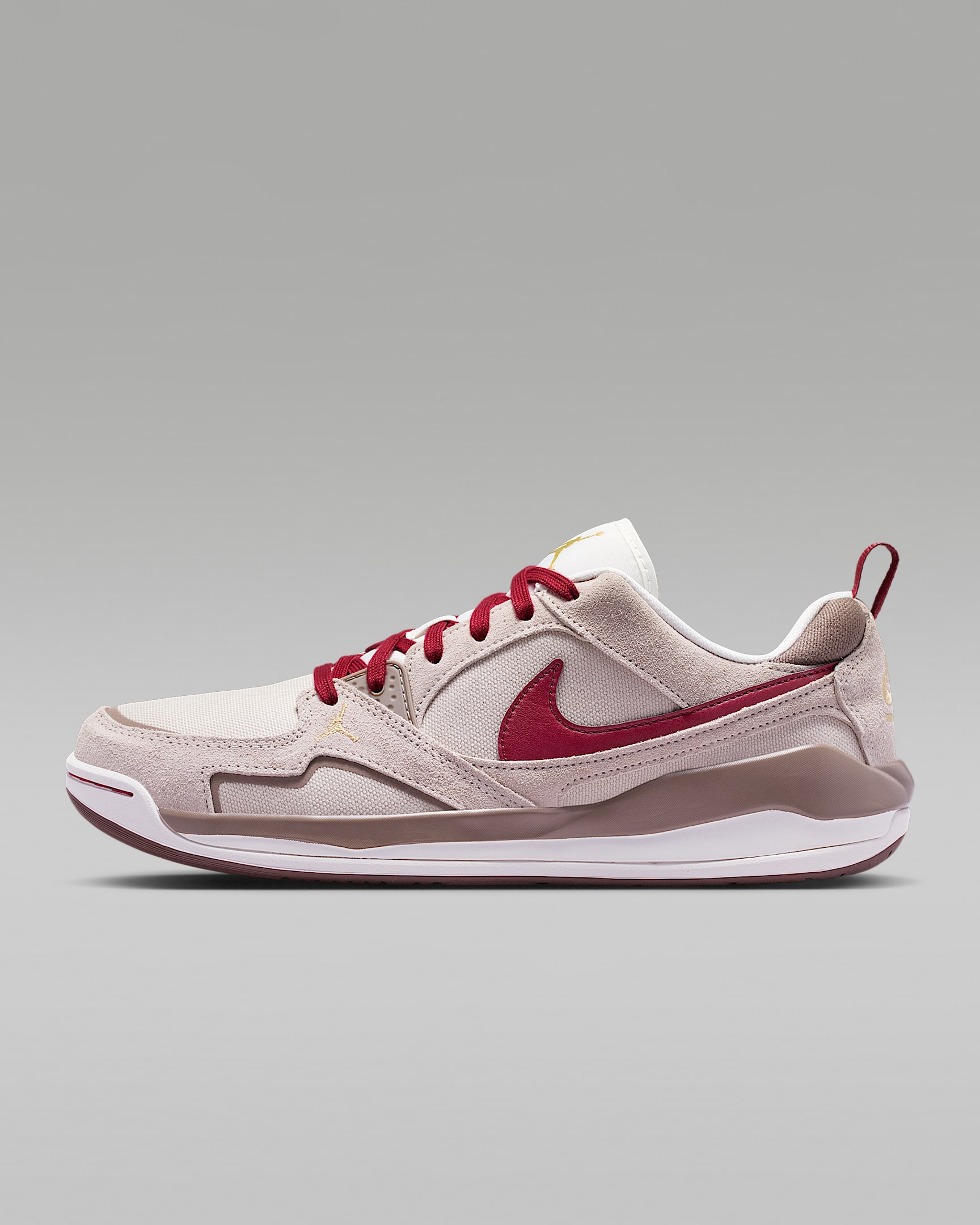 Jordan CMFT Era 新年系列舒释鞋男子运动鞋 - 奶白 II/帆白/貂棕/深队红